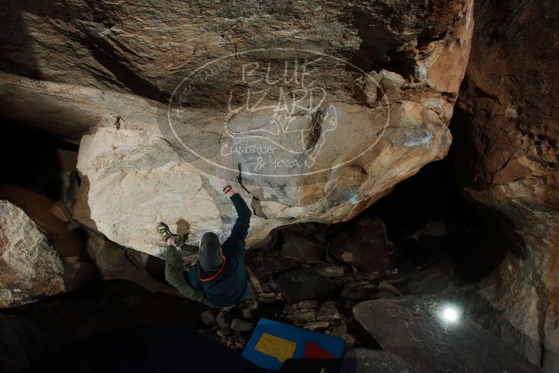 Bouldering in Hueco Tanks on 01/20/2019 with Blue Lizard Climbing and Yoga

Filename: SRM_20190120_1237330.jpg
Aperture: f/5.6
Shutter Speed: 1/250
Body: Canon EOS-1D Mark II
Lens: Canon EF 16-35mm f/2.8 L