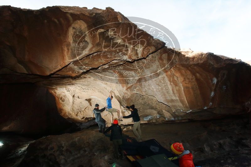 Bouldering in Hueco Tanks on 01/20/2019 with Blue Lizard Climbing and Yoga

Filename: SRM_20190120_1551470.jpg
Aperture: f/6.3
Shutter Speed: 1/250
Body: Canon EOS-1D Mark II
Lens: Canon EF 16-35mm f/2.8 L