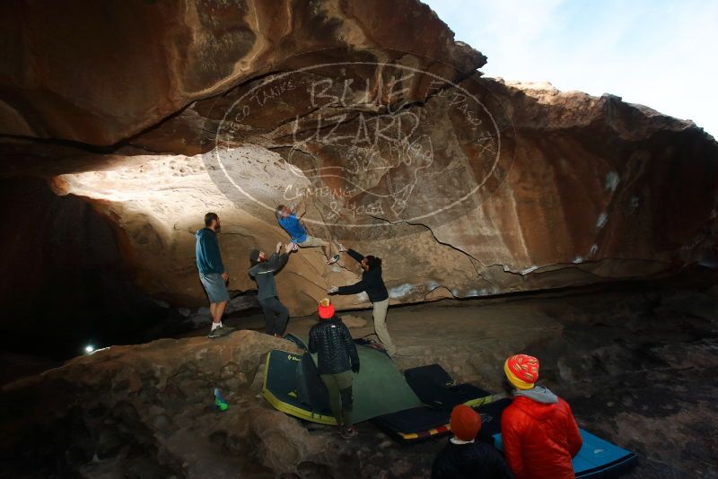 Bouldering in Hueco Tanks on 01/20/2019 with Blue Lizard Climbing and Yoga

Filename: SRM_20190120_1559310.jpg
Aperture: f/6.3
Shutter Speed: 1/250
Body: Canon EOS-1D Mark II
Lens: Canon EF 16-35mm f/2.8 L