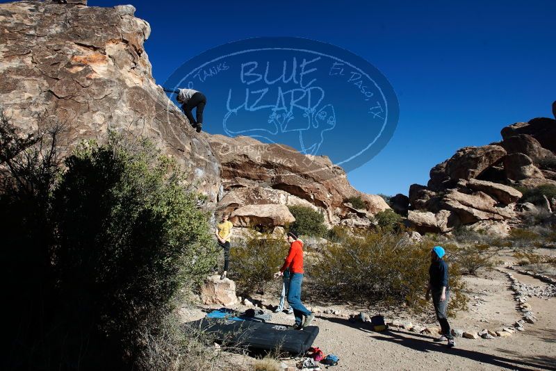 Bouldering in Hueco Tanks on 01/26/2019 with Blue Lizard Climbing and Yoga

Filename: SRM_20190126_1050580.jpg
Aperture: f/7.1
Shutter Speed: 1/250
Body: Canon EOS-1D Mark II
Lens: Canon EF 16-35mm f/2.8 L