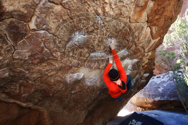 Bouldering in Hueco Tanks on 01/26/2019 with Blue Lizard Climbing and Yoga

Filename: SRM_20190126_1221010.jpg
Aperture: f/4.0
Shutter Speed: 1/250
Body: Canon EOS-1D Mark II
Lens: Canon EF 16-35mm f/2.8 L