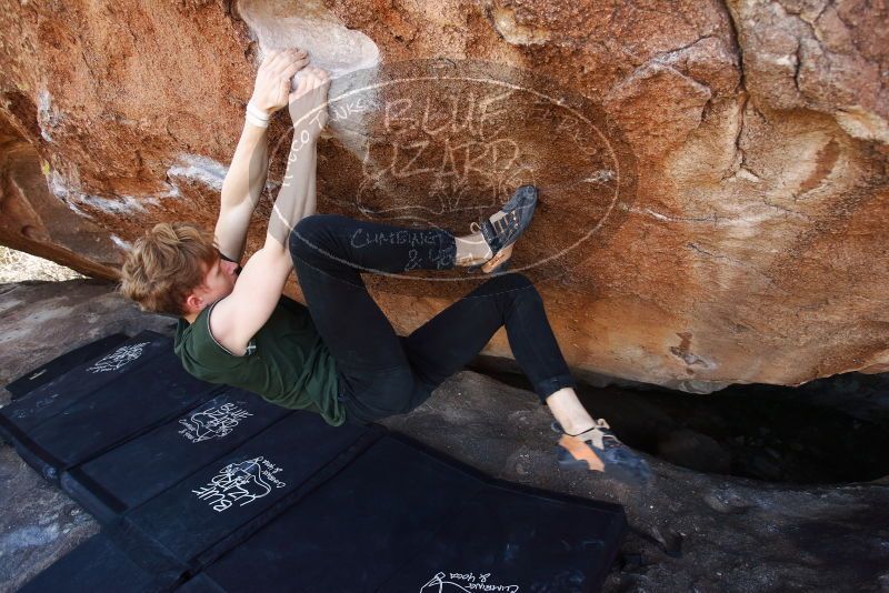 Bouldering in Hueco Tanks on 01/27/2019 with Blue Lizard Climbing and Yoga

Filename: SRM_20190127_1313410.jpg
Aperture: f/4.0
Shutter Speed: 1/400
Body: Canon EOS-1D Mark II
Lens: Canon EF 16-35mm f/2.8 L