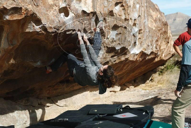 Bouldering in Hueco Tanks on 02/03/2019 with Blue Lizard Climbing and Yoga

Filename: SRM_20190203_1138470.jpg
Aperture: f/4.0
Shutter Speed: 1/1250
Body: Canon EOS-1D Mark II
Lens: Canon EF 50mm f/1.8 II