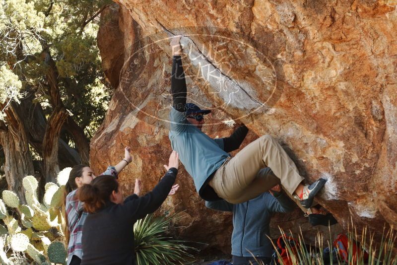 Bouldering in Hueco Tanks on 02/03/2019 with Blue Lizard Climbing and Yoga

Filename: SRM_20190203_1328520.jpg
Aperture: f/4.5
Shutter Speed: 1/250
Body: Canon EOS-1D Mark II
Lens: Canon EF 50mm f/1.8 II