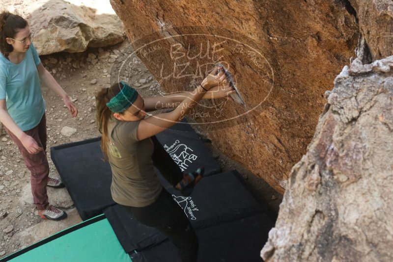 Bouldering in Hueco Tanks on 02/02/2019 with Blue Lizard Climbing and Yoga

Filename: SRM_20190202_1214460.jpg
Aperture: f/5.6
Shutter Speed: 1/250
Body: Canon EOS-1D Mark II
Lens: Canon EF 50mm f/1.8 II