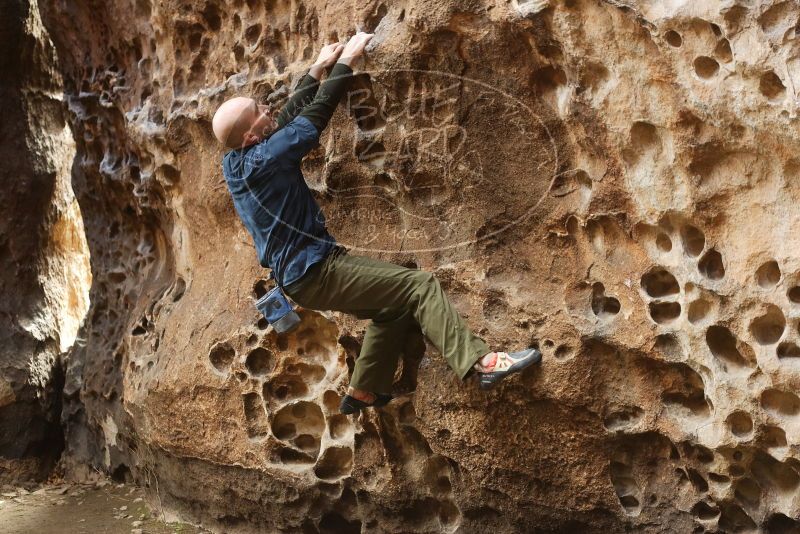 Bouldering in Hueco Tanks on 02/02/2019 with Blue Lizard Climbing and Yoga

Filename: SRM_20190202_1454420.jpg
Aperture: f/3.2
Shutter Speed: 1/160
Body: Canon EOS-1D Mark II
Lens: Canon EF 50mm f/1.8 II