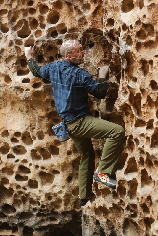 Bouldering in Hueco Tanks on 02/02/2019 with Blue Lizard Climbing and Yoga

Filename: SRM_20190202_1455300.jpg
Aperture: f/3.2
Shutter Speed: 1/200
Body: Canon EOS-1D Mark II
Lens: Canon EF 50mm f/1.8 II