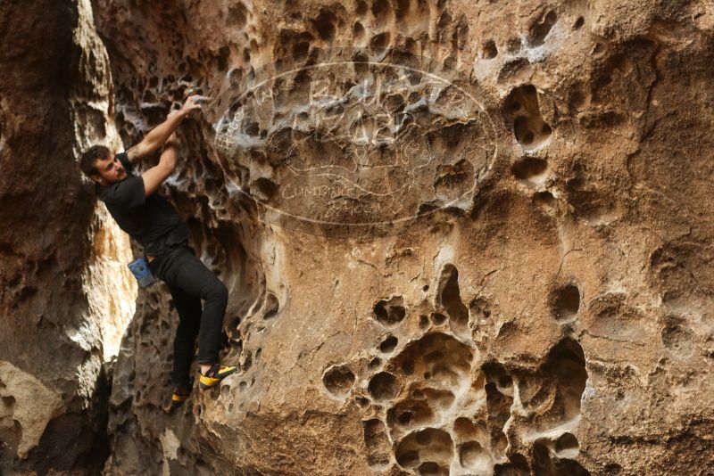 Bouldering in Hueco Tanks on 02/02/2019 with Blue Lizard Climbing and Yoga

Filename: SRM_20190202_1502440.jpg
Aperture: f/3.5
Shutter Speed: 1/160
Body: Canon EOS-1D Mark II
Lens: Canon EF 50mm f/1.8 II