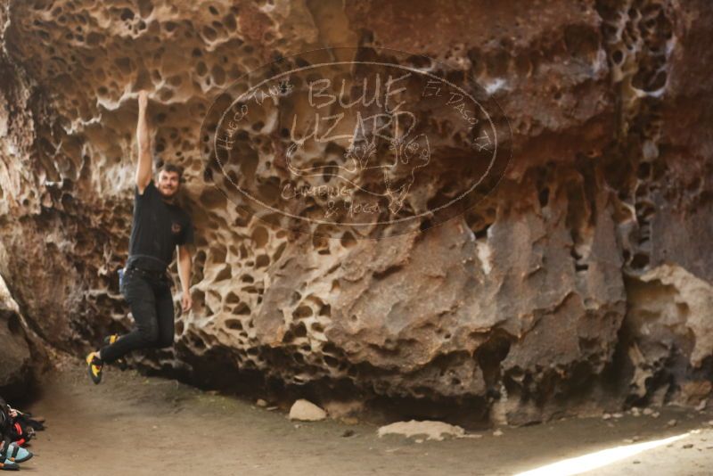 Bouldering in Hueco Tanks on 02/02/2019 with Blue Lizard Climbing and Yoga

Filename: SRM_20190202_1508560.jpg
Aperture: f/3.5
Shutter Speed: 1/100
Body: Canon EOS-1D Mark II
Lens: Canon EF 50mm f/1.8 II