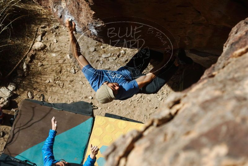 Bouldering in Hueco Tanks on 02/09/2019 with Blue Lizard Climbing and Yoga

Filename: SRM_20190209_1239470.jpg
Aperture: f/4.0
Shutter Speed: 1/2000
Body: Canon EOS-1D Mark II
Lens: Canon EF 50mm f/1.8 II