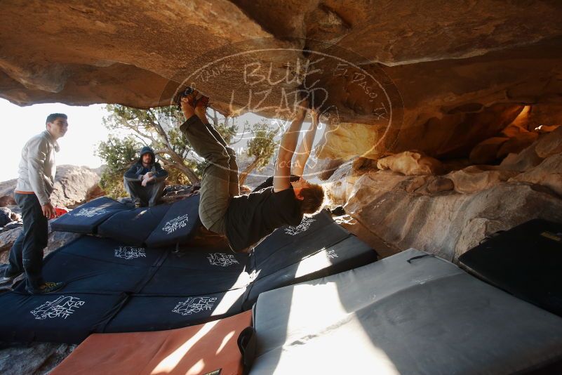 Bouldering in Hueco Tanks on 02/17/2019 with Blue Lizard Climbing and Yoga

Filename: SRM_20190217_1730120.jpg
Aperture: f/4.0
Shutter Speed: 1/250
Body: Canon EOS-1D Mark II
Lens: Canon EF 16-35mm f/2.8 L