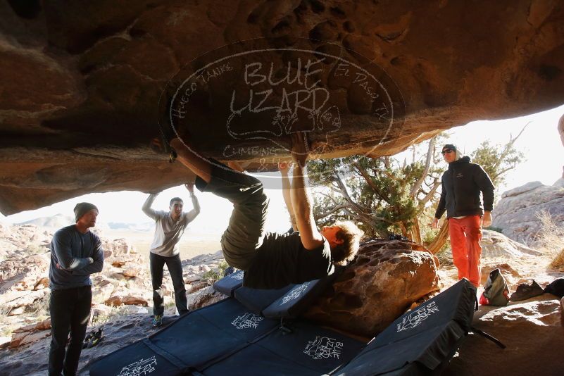 Bouldering in Hueco Tanks on 02/17/2019 with Blue Lizard Climbing and Yoga

Filename: SRM_20190217_1730420.jpg
Aperture: f/4.0
Shutter Speed: 1/250
Body: Canon EOS-1D Mark II
Lens: Canon EF 16-35mm f/2.8 L