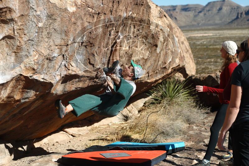 Bouldering in Hueco Tanks on 02/22/2019 with Blue Lizard Climbing and Yoga

Filename: SRM_20190222_1040420.jpg
Aperture: f/4.0
Shutter Speed: 1/640
Body: Canon EOS-1D Mark II
Lens: Canon EF 50mm f/1.8 II