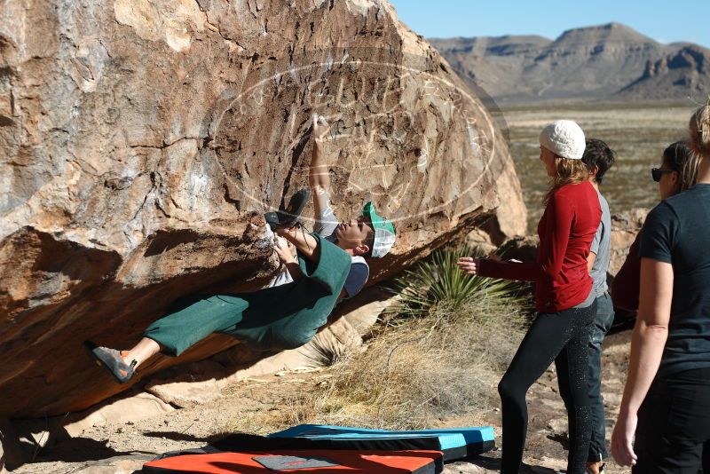 Bouldering in Hueco Tanks on 02/22/2019 with Blue Lizard Climbing and Yoga

Filename: SRM_20190222_1040460.jpg
Aperture: f/4.0
Shutter Speed: 1/640
Body: Canon EOS-1D Mark II
Lens: Canon EF 50mm f/1.8 II