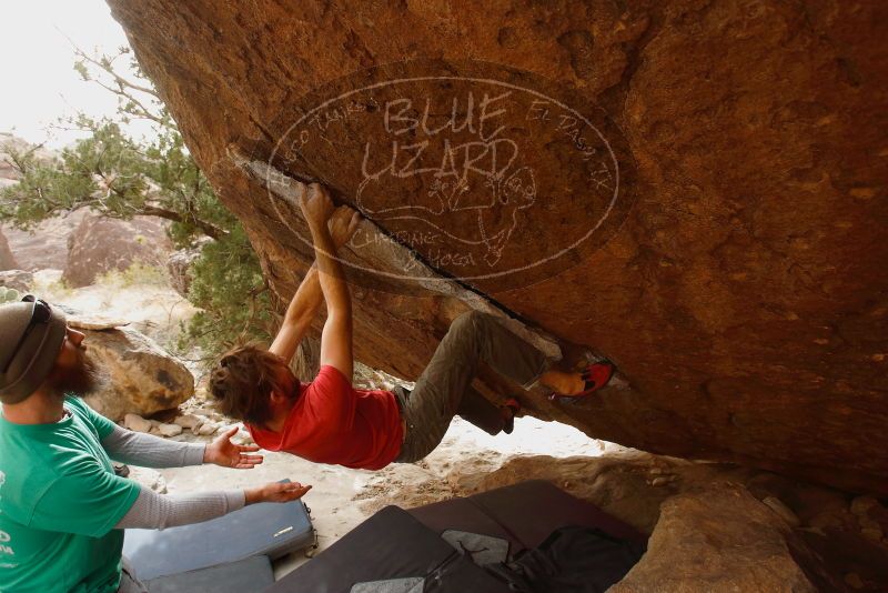 Bouldering in Hueco Tanks on 02/22/2019 with Blue Lizard Climbing and Yoga

Filename: SRM_20190222_1642570.jpg
Aperture: f/4.5
Shutter Speed: 1/250
Body: Canon EOS-1D Mark II
Lens: Canon EF 16-35mm f/2.8 L