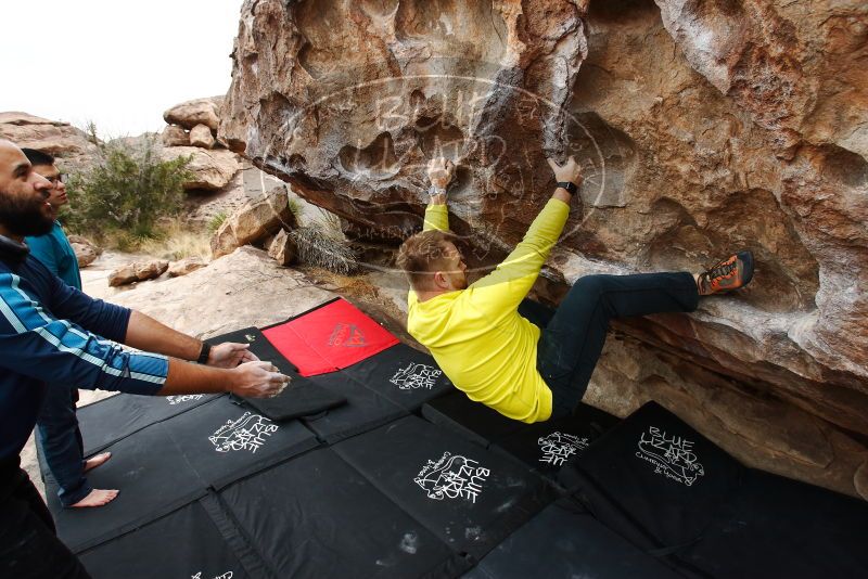 Bouldering in Hueco Tanks on 03/08/2019 with Blue Lizard Climbing and Yoga

Filename: SRM_20190308_1328000.jpg
Aperture: f/5.6
Shutter Speed: 1/500
Body: Canon EOS-1D Mark II
Lens: Canon EF 16-35mm f/2.8 L