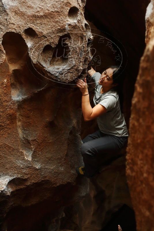 Bouldering in Hueco Tanks on 03/08/2019 with Blue Lizard Climbing and Yoga

Filename: SRM_20190308_1655090.jpg
Aperture: f/2.5
Shutter Speed: 1/160
Body: Canon EOS-1D Mark II
Lens: Canon EF 50mm f/1.8 II