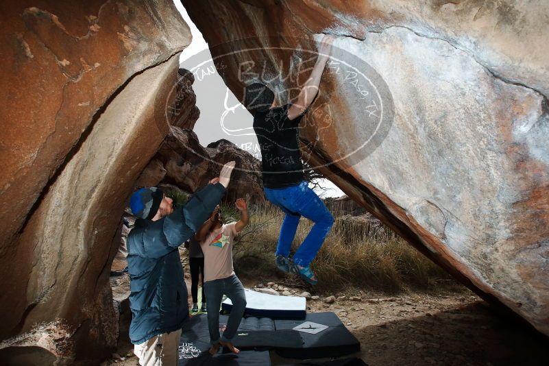 Bouldering in Hueco Tanks on 03/15/2019 with Blue Lizard Climbing and Yoga

Filename: SRM_20190315_1330230.jpg
Aperture: f/8.0
Shutter Speed: 1/250
Body: Canon EOS-1D Mark II
Lens: Canon EF 16-35mm f/2.8 L