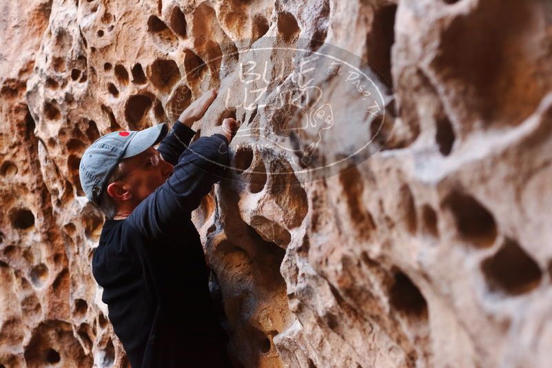 Bouldering in Hueco Tanks on 03/31/2019 with Blue Lizard Climbing and Yoga

Filename: SRM_20190331_1517391.jpg
Aperture: f/3.5
Shutter Speed: 1/100
Body: Canon EOS-1D Mark II
Lens: Canon EF 50mm f/1.8 II