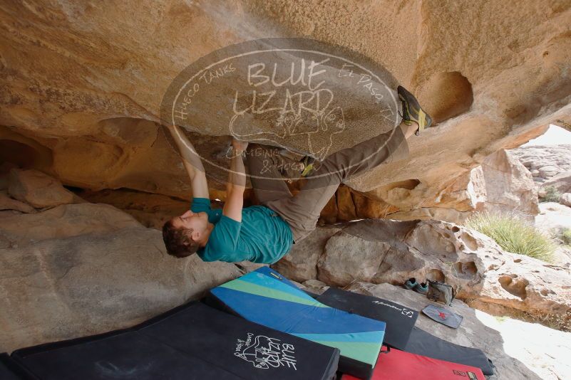 Bouldering in Hueco Tanks on 04/13/2019 with Blue Lizard Climbing and Yoga

Filename: SRM_20190413_1152020.jpg
Aperture: f/5.6
Shutter Speed: 1/160
Body: Canon EOS-1D Mark II
Lens: Canon EF 16-35mm f/2.8 L