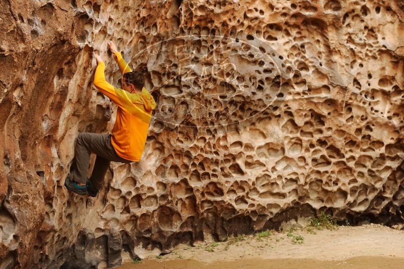 Bouldering in Hueco Tanks on 04/13/2019 with Blue Lizard Climbing and Yoga

Filename: SRM_20190413_1548410.jpg
Aperture: f/4.0
Shutter Speed: 1/160
Body: Canon EOS-1D Mark II
Lens: Canon EF 50mm f/1.8 II