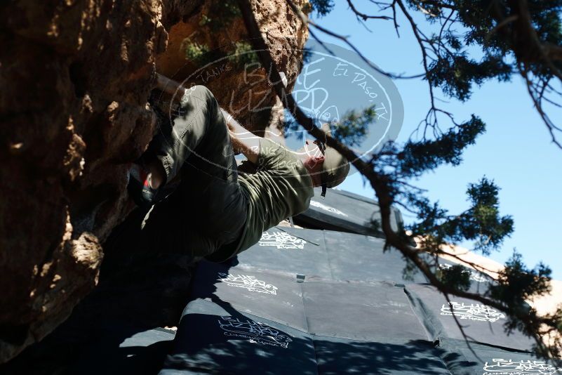 Bouldering in Hueco Tanks on 06/15/2019 with Blue Lizard Climbing and Yoga

Filename: SRM_20190615_1036520.jpg
Aperture: f/4.0
Shutter Speed: 1/800
Body: Canon EOS-1D Mark II
Lens: Canon EF 50mm f/1.8 II