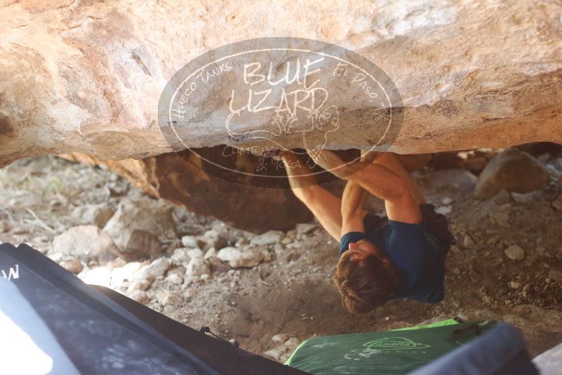 Bouldering in Hueco Tanks on 08/31/2019 with Blue Lizard Climbing and Yoga

Filename: SRM_20190831_1255500.jpg
Aperture: f/2.8
Shutter Speed: 1/250
Body: Canon EOS-1D Mark II
Lens: Canon EF 50mm f/1.8 II