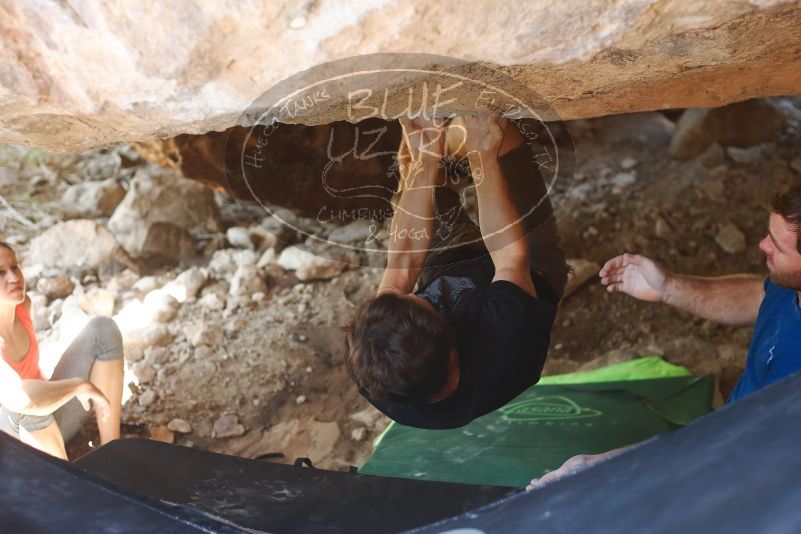 Bouldering in Hueco Tanks on 08/31/2019 with Blue Lizard Climbing and Yoga

Filename: SRM_20190831_1318360.jpg
Aperture: f/2.8
Shutter Speed: 1/160
Body: Canon EOS-1D Mark II
Lens: Canon EF 50mm f/1.8 II