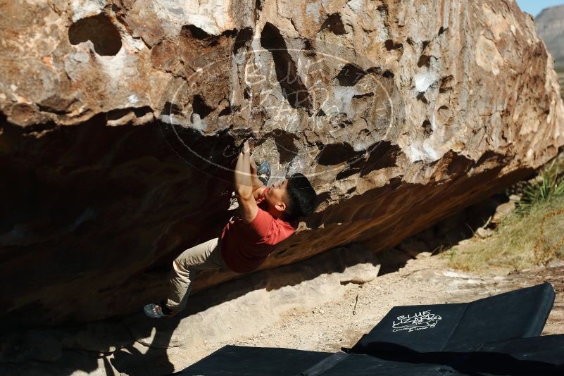 Bouldering in Hueco Tanks on 11/09/2019 with Blue Lizard Climbing and Yoga

Filename: SRM_20191109_1117170.jpg
Aperture: f/4.0
Shutter Speed: 1/1600
Body: Canon EOS-1D Mark II
Lens: Canon EF 50mm f/1.8 II