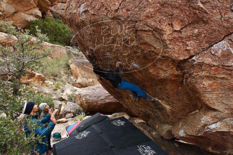 Bouldering in Hueco Tanks on 11/26/2019 with Blue Lizard Climbing and Yoga

Filename: SRM_20191126_1113430.jpg
Aperture: f/7.1
Shutter Speed: 1/250
Body: Canon EOS-1D Mark II
Lens: Canon EF 16-35mm f/2.8 L