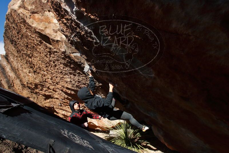 Bouldering in Hueco Tanks on 11/30/2019 with Blue Lizard Climbing and Yoga

Filename: SRM_20191130_1407241.jpg
Aperture: f/8.0
Shutter Speed: 1/320
Body: Canon EOS-1D Mark II
Lens: Canon EF 16-35mm f/2.8 L