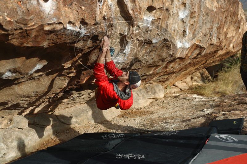 Bouldering in Hueco Tanks on 12/11/2019 with Blue Lizard Climbing and Yoga

Filename: SRM_20191211_1001270.jpg
Aperture: f/4.0
Shutter Speed: 1/400
Body: Canon EOS-1D Mark II
Lens: Canon EF 50mm f/1.8 II