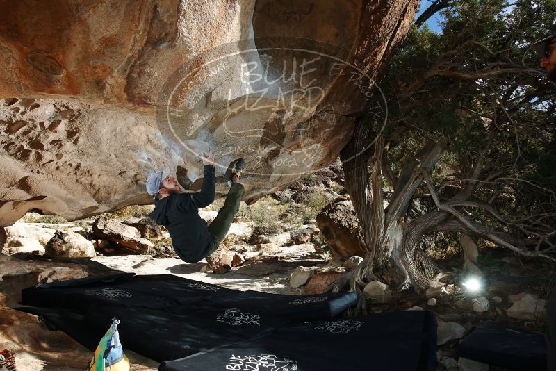 Bouldering in Hueco Tanks on 12/13/2019 with Blue Lizard Climbing and Yoga

Filename: SRM_20191213_1539120.jpg
Aperture: f/6.3
Shutter Speed: 1/250
Body: Canon EOS-1D Mark II
Lens: Canon EF 16-35mm f/2.8 L