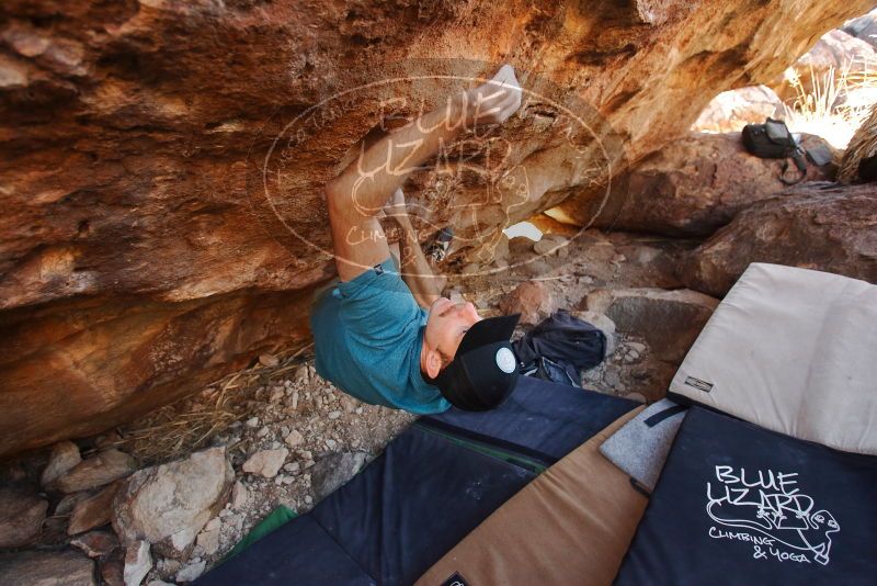 Bouldering in Hueco Tanks on 12/14/2019 with Blue Lizard Climbing and Yoga

Filename: SRM_20191214_1212570.jpg
Aperture: f/3.2
Shutter Speed: 1/320
Body: Canon EOS-1D Mark II
Lens: Canon EF 16-35mm f/2.8 L