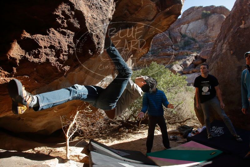 Bouldering in Hueco Tanks on 12/15/2019 with Blue Lizard Climbing and Yoga

Filename: SRM_20191215_1436530.jpg
Aperture: f/4.5
Shutter Speed: 1/400
Body: Canon EOS-1D Mark II
Lens: Canon EF 16-35mm f/2.8 L