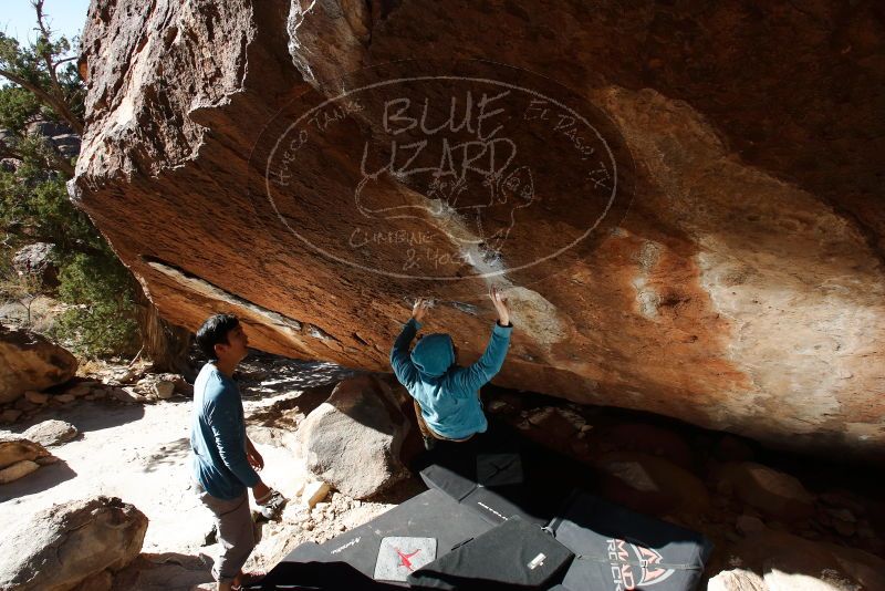 Bouldering in Hueco Tanks on 12/16/2019 with Blue Lizard Climbing and Yoga

Filename: SRM_20191216_1352300.jpg
Aperture: f/8.0
Shutter Speed: 1/250
Body: Canon EOS-1D Mark II
Lens: Canon EF 16-35mm f/2.8 L