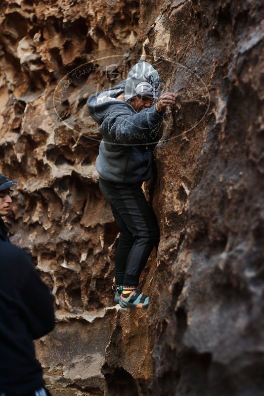 Bouldering in Hueco Tanks on 12/19/2019 with Blue Lizard Climbing and Yoga

Filename: SRM_20191219_1646370.jpg
Aperture: f/2.2
Shutter Speed: 1/100
Body: Canon EOS-1D Mark II
Lens: Canon EF 50mm f/1.8 II