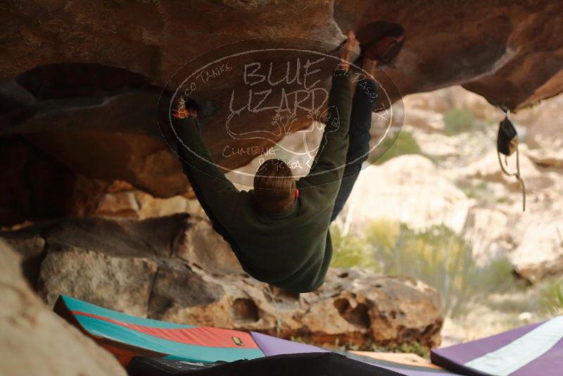 Bouldering in Hueco Tanks on 12/24/2019 with Blue Lizard Climbing and Yoga

Filename: SRM_20191224_1627380.jpg
Aperture: f/2.8
Shutter Speed: 1/250
Body: Canon EOS-1D Mark II
Lens: Canon EF 50mm f/1.8 II