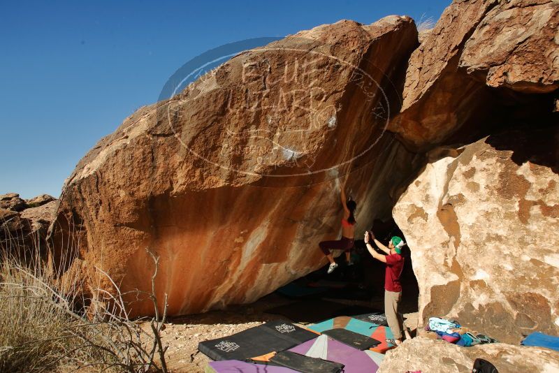 Bouldering in Hueco Tanks on 12/26/2019 with Blue Lizard Climbing and Yoga
Filename: SRM_20191226_1307080.jpg
Aperture: f/8.0
Shutter Speed: 1/250
Body: Canon EOS-1D Mark II
Lens: Canon EF 16-35mm f/2.8 L