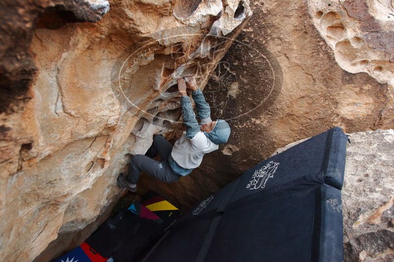 Bouldering in Hueco Tanks on 12/28/2019 with Blue Lizard Climbing and Yoga

Filename: SRM_20191228_1625430.jpg
Aperture: f/4.0
Shutter Speed: 1/250
Body: Canon EOS-1D Mark II
Lens: Canon EF 16-35mm f/2.8 L