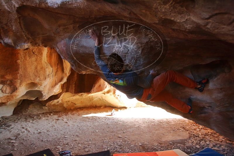 Bouldering in Hueco Tanks on 12/29/2019 with Blue Lizard Climbing and Yoga

Filename: SRM_20191229_1434270.jpg
Aperture: f/4.0
Shutter Speed: 1/250
Body: Canon EOS-1D Mark II
Lens: Canon EF 16-35mm f/2.8 L