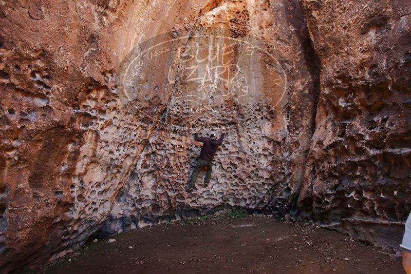 Bouldering in Hueco Tanks on 12/30/2019 with Blue Lizard Climbing and Yoga

Filename: SRM_20191230_1445140.jpg
Aperture: f/4.0
Shutter Speed: 1/100
Body: Canon EOS-1D Mark II
Lens: Canon EF 16-35mm f/2.8 L