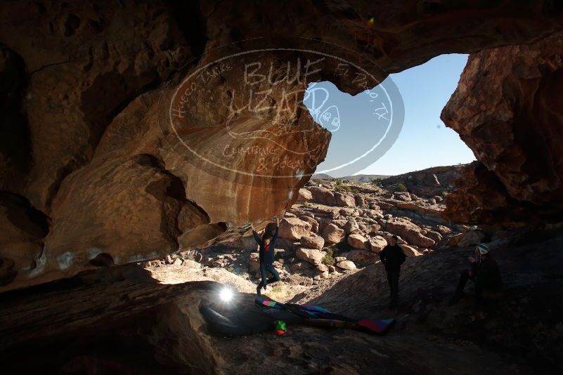 Bouldering in Hueco Tanks on 01/01/2020 with Blue Lizard Climbing and Yoga

Filename: SRM_20200101_1157480.jpg
Aperture: f/8.0
Shutter Speed: 1/250
Body: Canon EOS-1D Mark II
Lens: Canon EF 16-35mm f/2.8 L