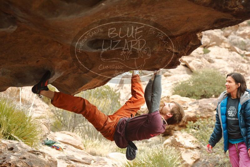 Bouldering in Hueco Tanks on 01/02/2020 with Blue Lizard Climbing and Yoga

Filename: SRM_20200102_1148150.jpg
Aperture: f/4.0
Shutter Speed: 1/250
Body: Canon EOS-1D Mark II
Lens: Canon EF 50mm f/1.8 II