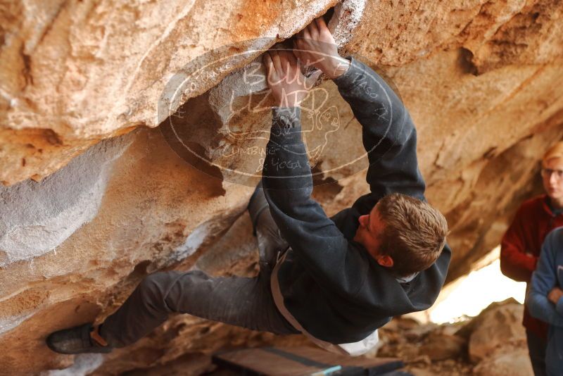 Bouldering in Hueco Tanks on 01/04/2020 with Blue Lizard Climbing and Yoga

Filename: SRM_20200104_1304550.jpg
Aperture: f/3.2
Shutter Speed: 1/250
Body: Canon EOS-1D Mark II
Lens: Canon EF 50mm f/1.8 II