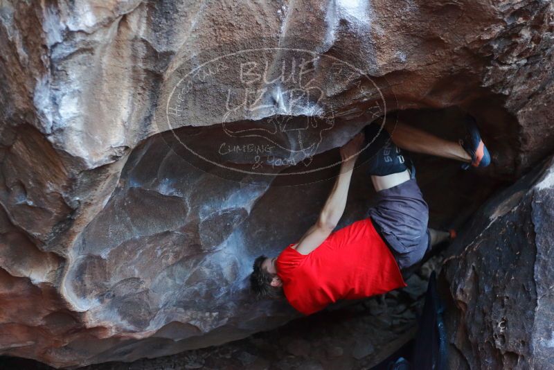 Bouldering in Hueco Tanks on 01/04/2020 with Blue Lizard Climbing and Yoga

Filename: SRM_20200104_1417450.jpg
Aperture: f/2.8
Shutter Speed: 1/250
Body: Canon EOS-1D Mark II
Lens: Canon EF 50mm f/1.8 II