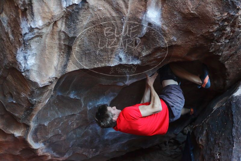 Bouldering in Hueco Tanks on 01/04/2020 with Blue Lizard Climbing and Yoga

Filename: SRM_20200104_1417490.jpg
Aperture: f/2.8
Shutter Speed: 1/250
Body: Canon EOS-1D Mark II
Lens: Canon EF 50mm f/1.8 II