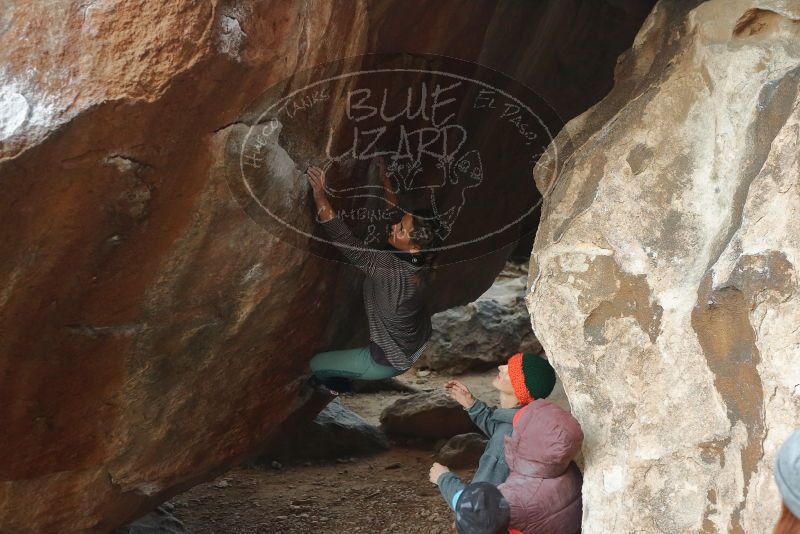 Bouldering in Hueco Tanks on 01/08/2020 with Blue Lizard Climbing and Yoga

Filename: SRM_20200108_1110490.jpg
Aperture: f/3.2
Shutter Speed: 1/250
Body: Canon EOS-1D Mark II
Lens: Canon EF 50mm f/1.8 II