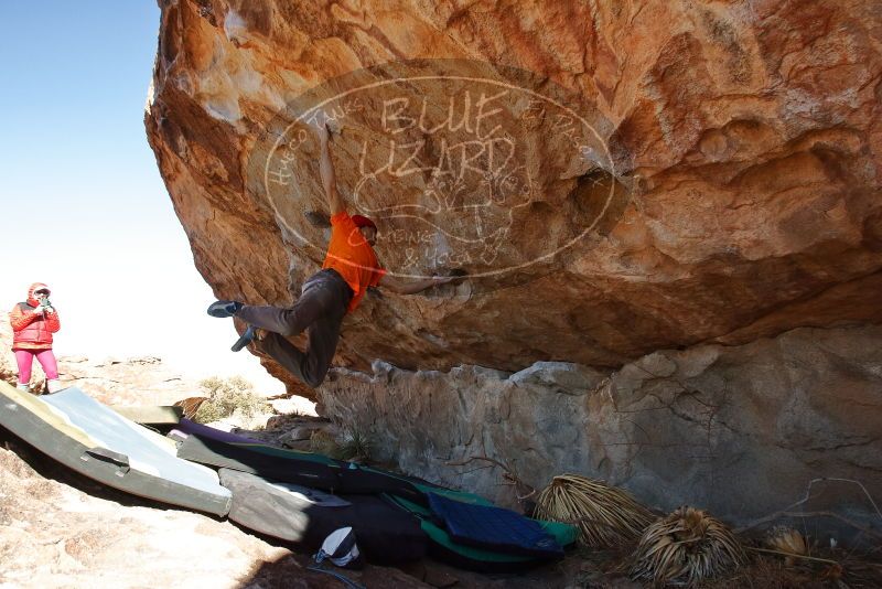 Bouldering in Hueco Tanks on 01/08/2020 with Blue Lizard Climbing and Yoga

Filename: SRM_20200108_1304052.jpg
Aperture: f/7.1
Shutter Speed: 1/500
Body: Canon EOS-1D Mark II
Lens: Canon EF 16-35mm f/2.8 L