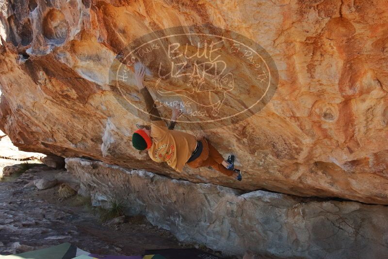 Bouldering in Hueco Tanks on 01/08/2020 with Blue Lizard Climbing and Yoga

Filename: SRM_20200108_1305440.jpg
Aperture: f/7.1
Shutter Speed: 1/500
Body: Canon EOS-1D Mark II
Lens: Canon EF 16-35mm f/2.8 L